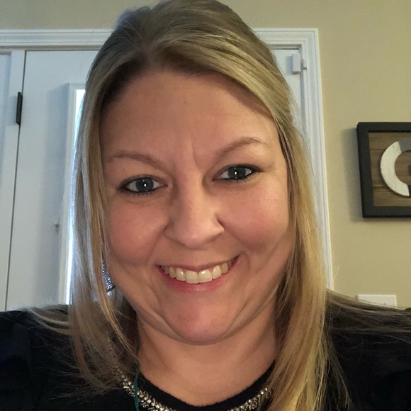 Meet your Posher, Whitney - Picture 1 of 1